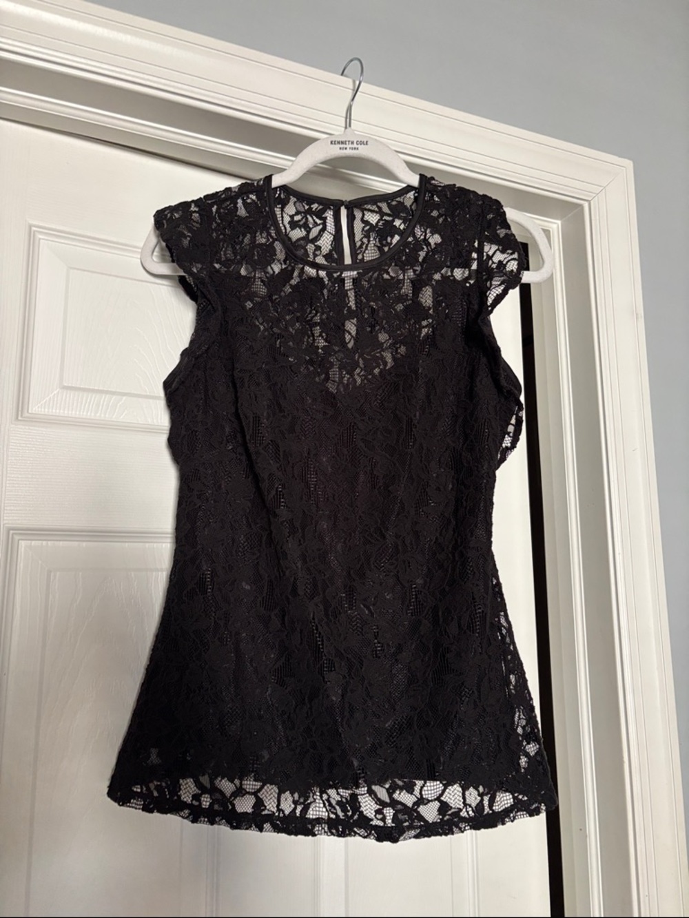 White House Black Market Black Lace Cap-Sleeve Blouse size 8